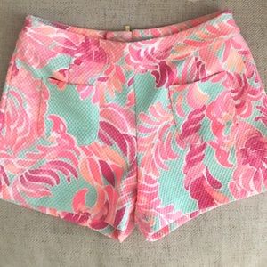 Lilly Pulitzer back zip shorts